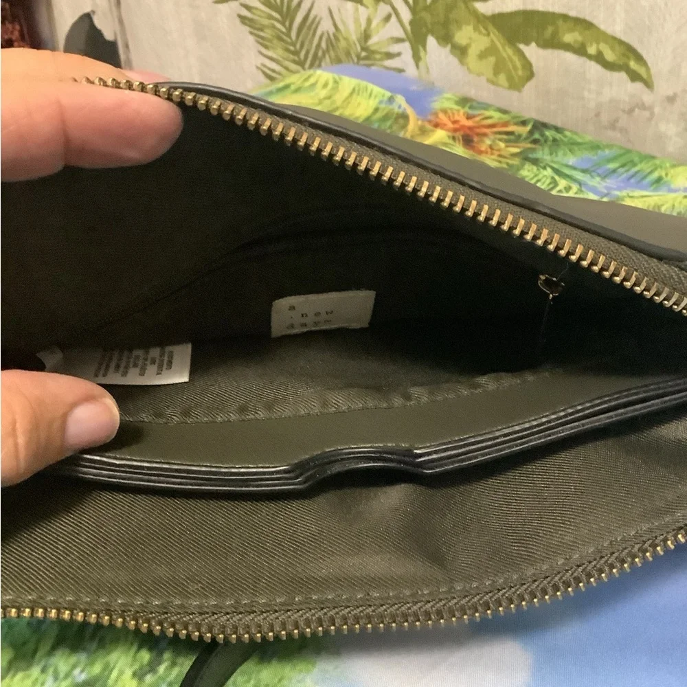 Elegant ALPINE Green Crossbody Bag by A NEW DAY NWOT long strap